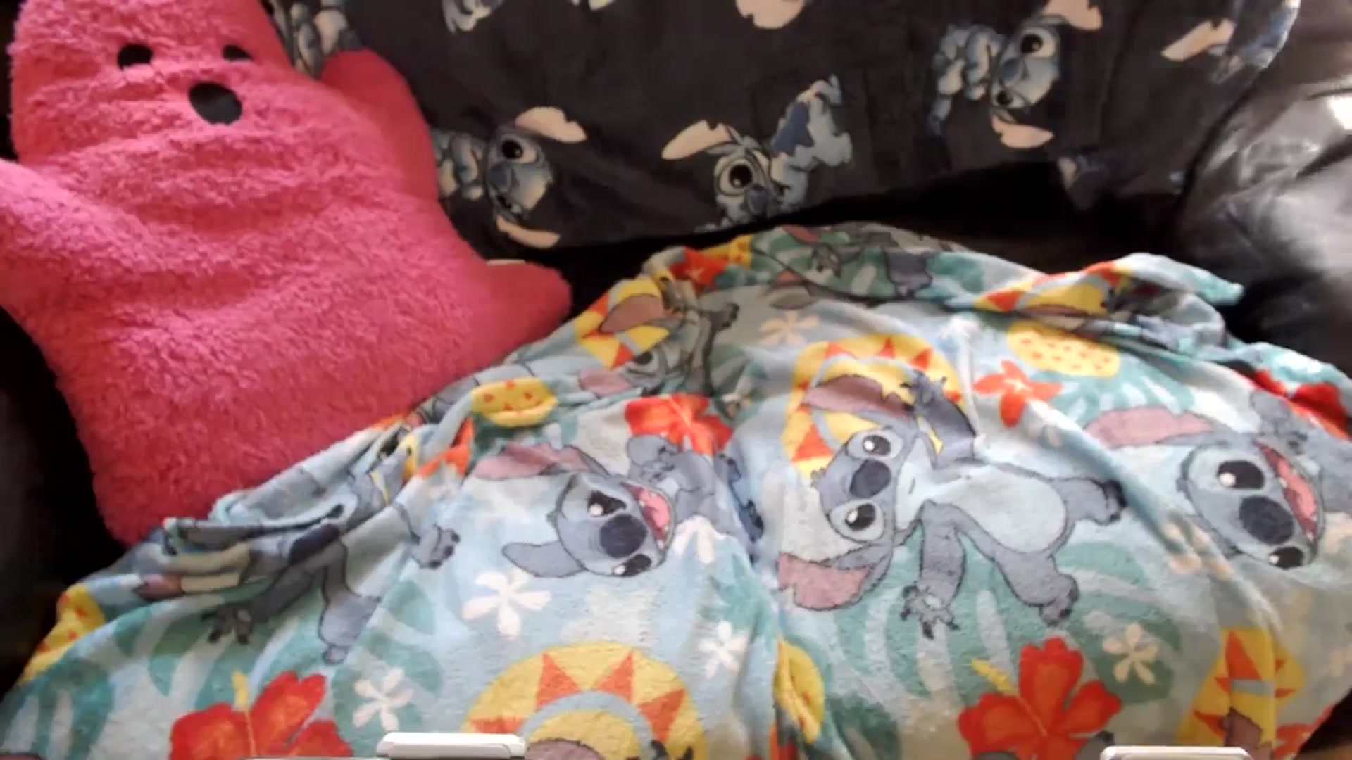 Gallery image thumbnail from MickaylaMinx's myfreecams stream on, 10/20/2024, 19:36 image 14 of 20