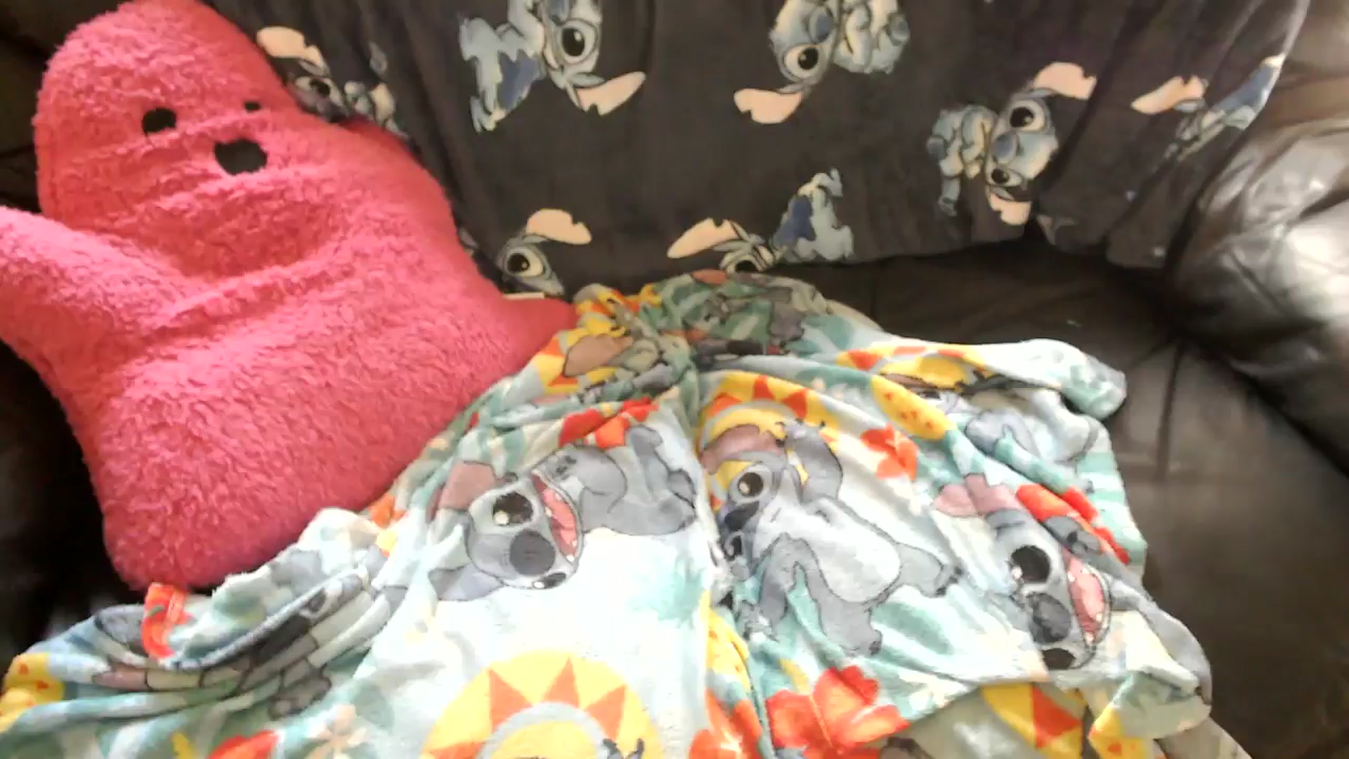 Gallery image thumbnail from MickaylaMinx's myfreecams stream on, 10/20/2024, 20:06 image 1 of 20