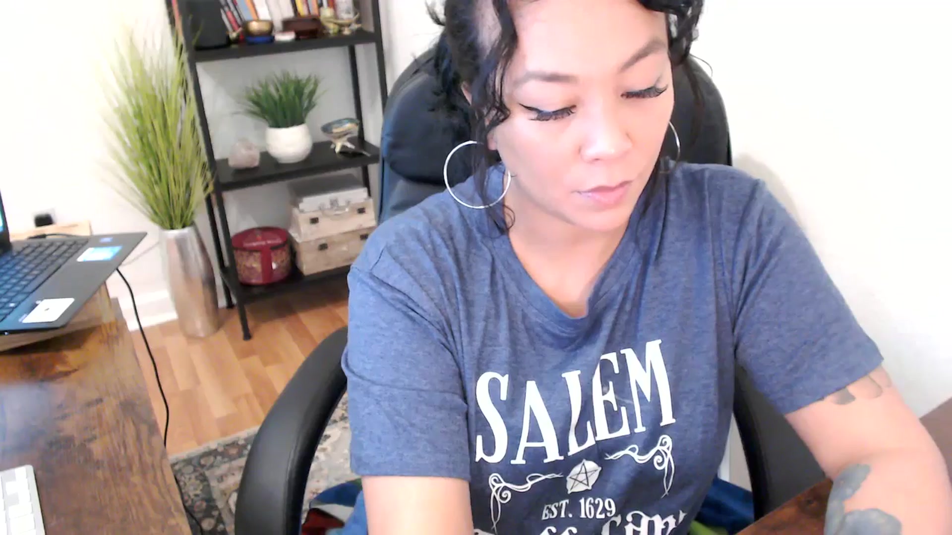 Gallery image thumbnail from MickaylaMinx's myfreecams stream on, 10/21/2024, 16:07 image 14 of 20
