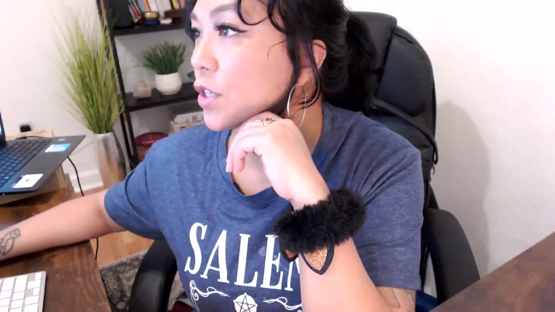 Gallery image thumbnail from MickaylaMinx's myfreecams stream on, 10/21/2024, 16:07 image 20 of 20