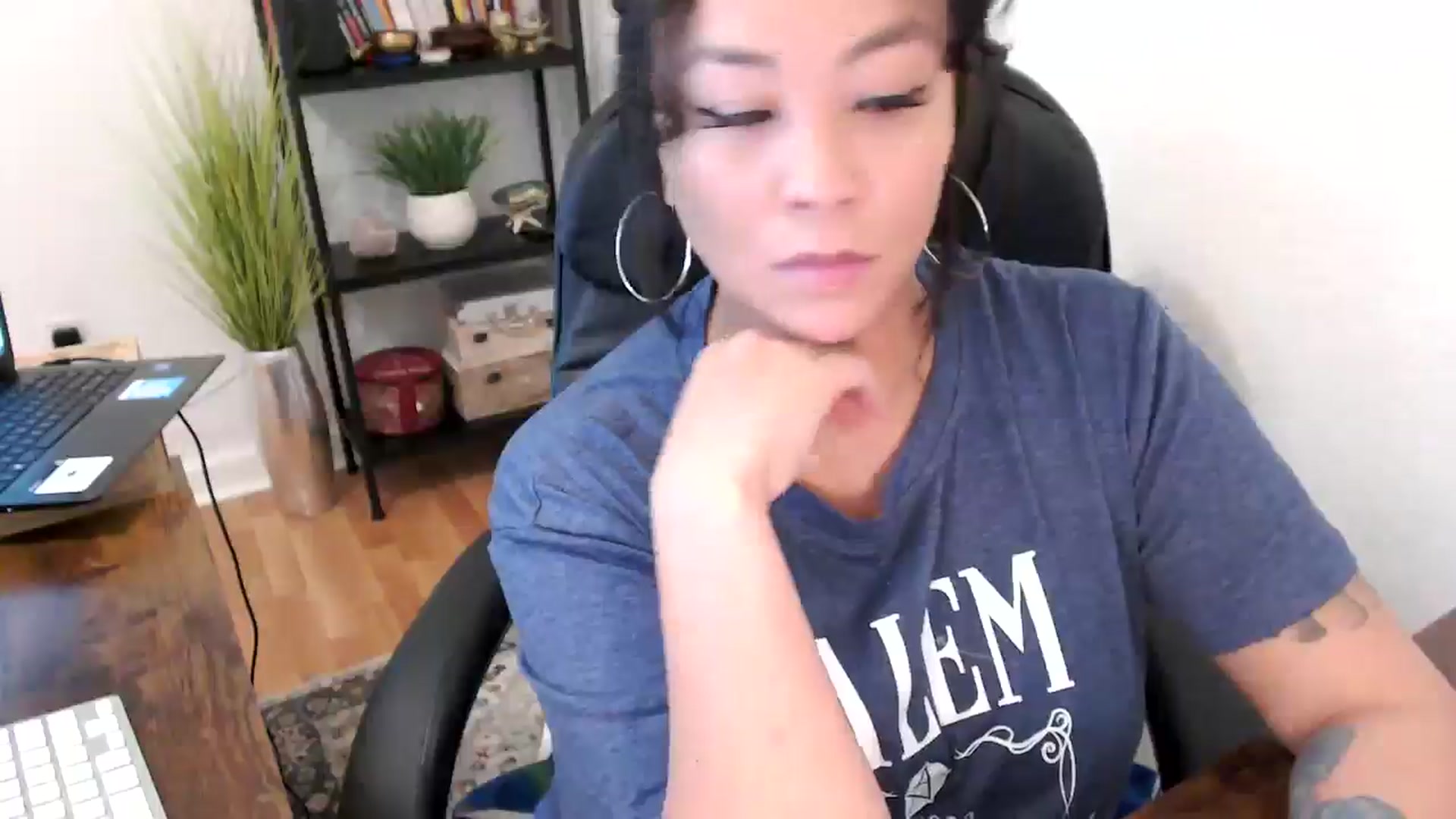 Gallery image thumbnail from MickaylaMinx's myfreecams stream on, 10/21/2024, 16:07 image 19 of 20