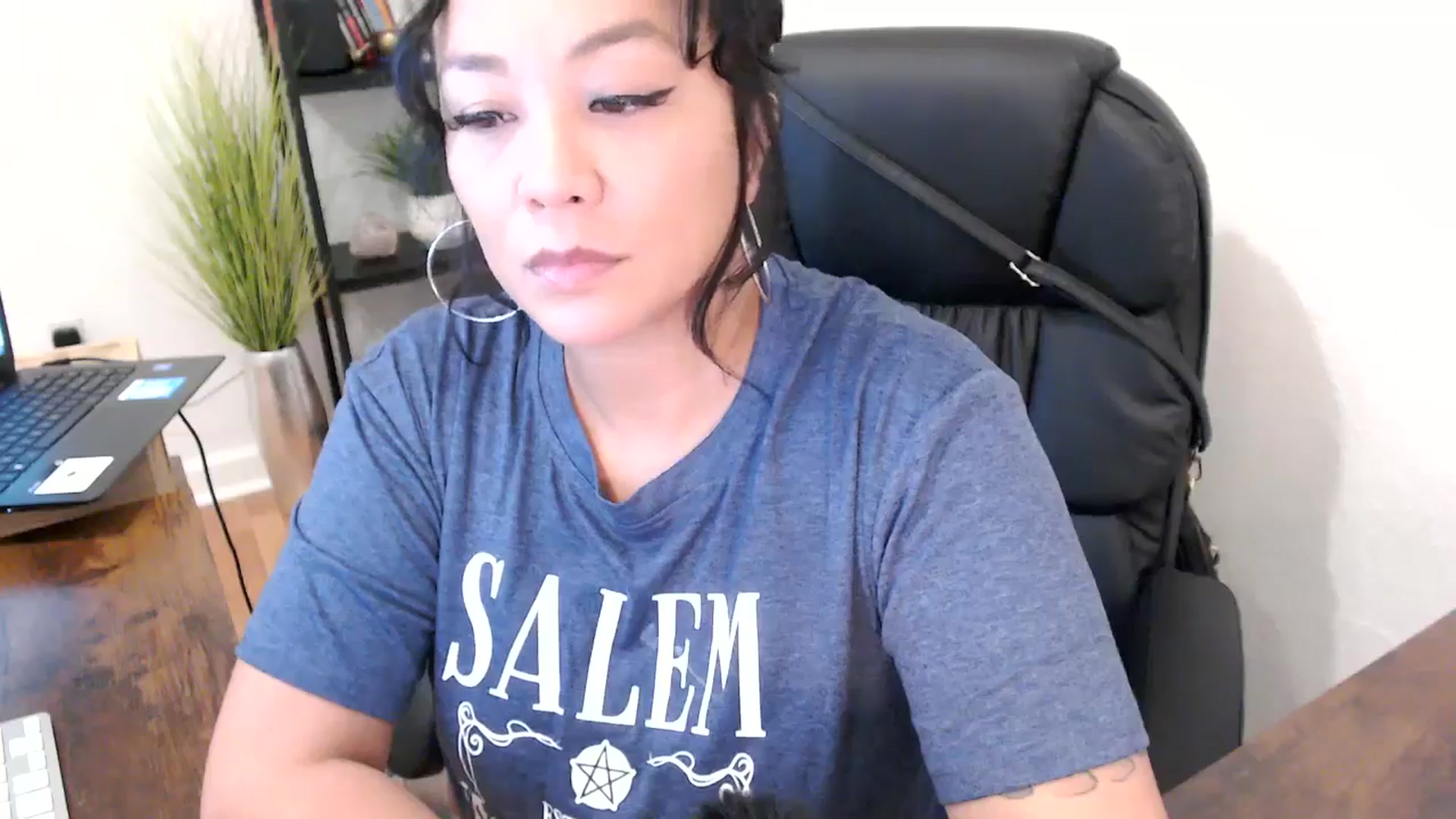Gallery image thumbnail from MickaylaMinx's myfreecams stream on, 10/21/2024, 16:07 image 13 of 20