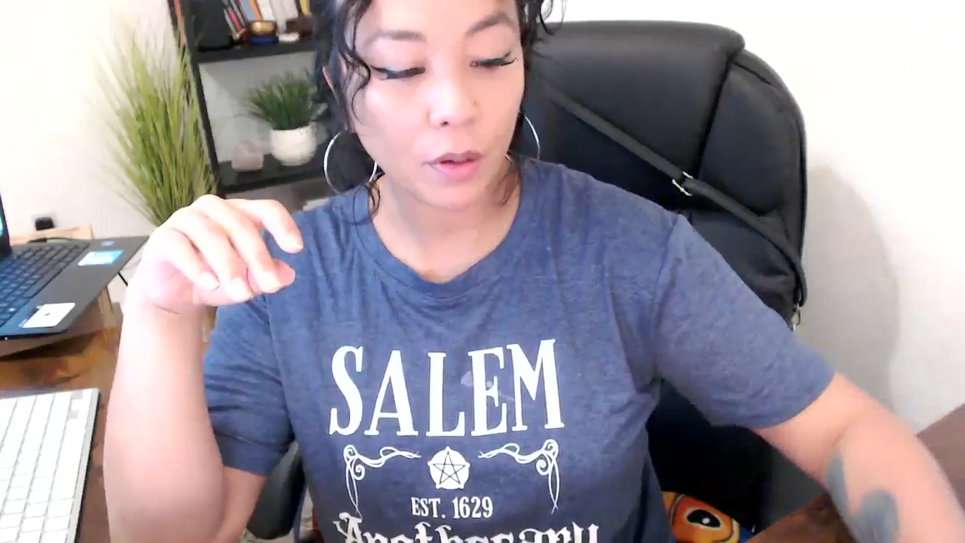 Gallery image thumbnail from MickaylaMinx's myfreecams stream on, 10/21/2024, 16:07 image 8 of 20
