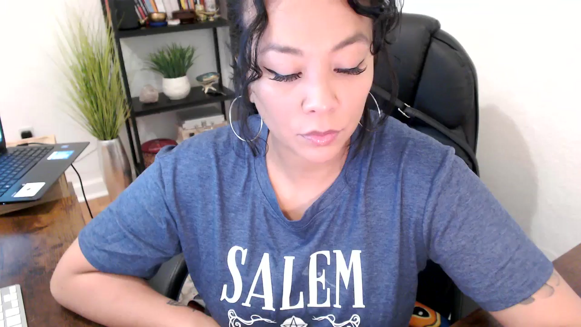Gallery image thumbnail from MickaylaMinx's myfreecams stream on, 10/21/2024, 16:07 image 16 of 20