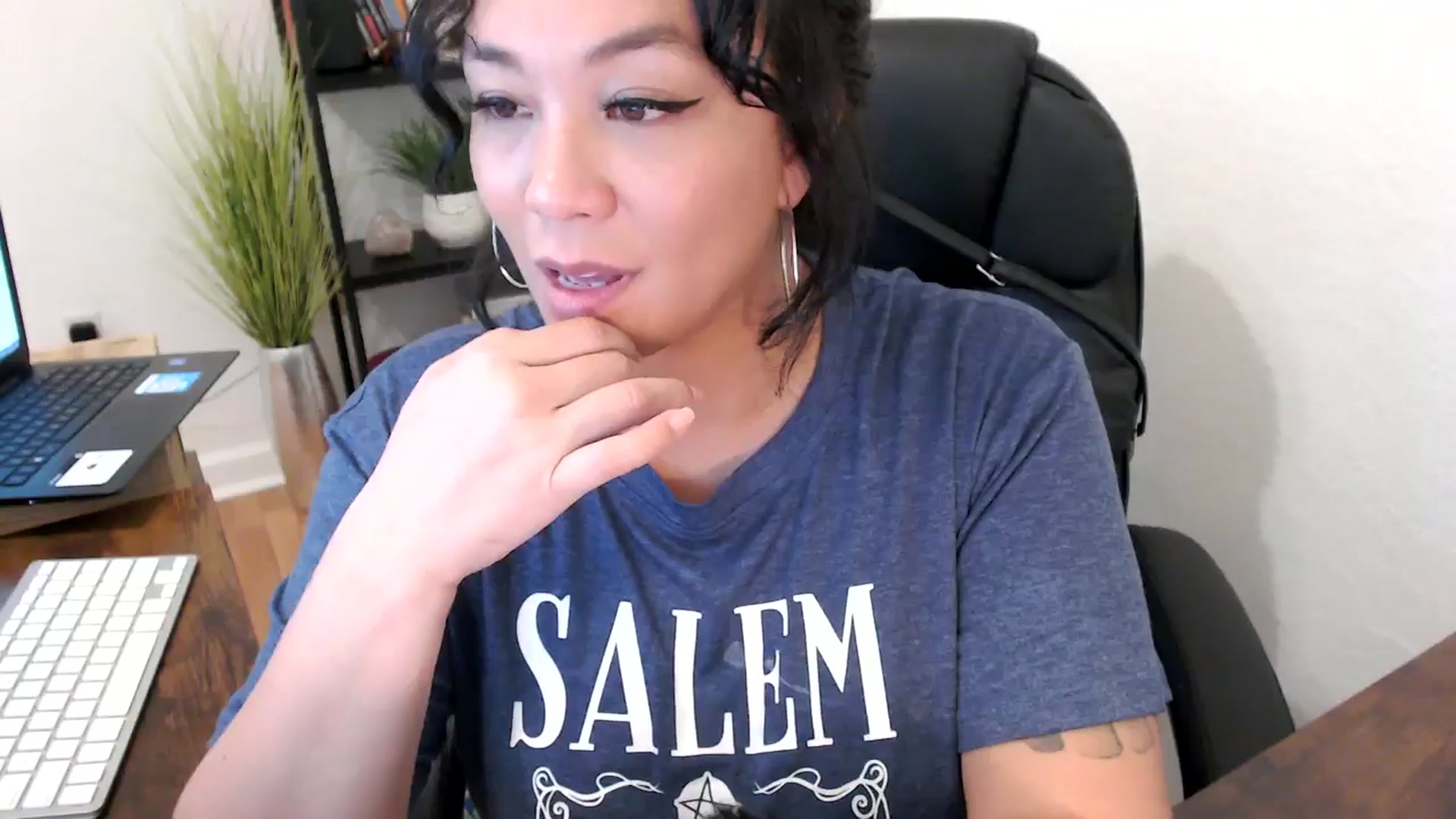 Gallery image thumbnail from MickaylaMinx's myfreecams stream on, 10/21/2024, 18:32 image 2 of 20
