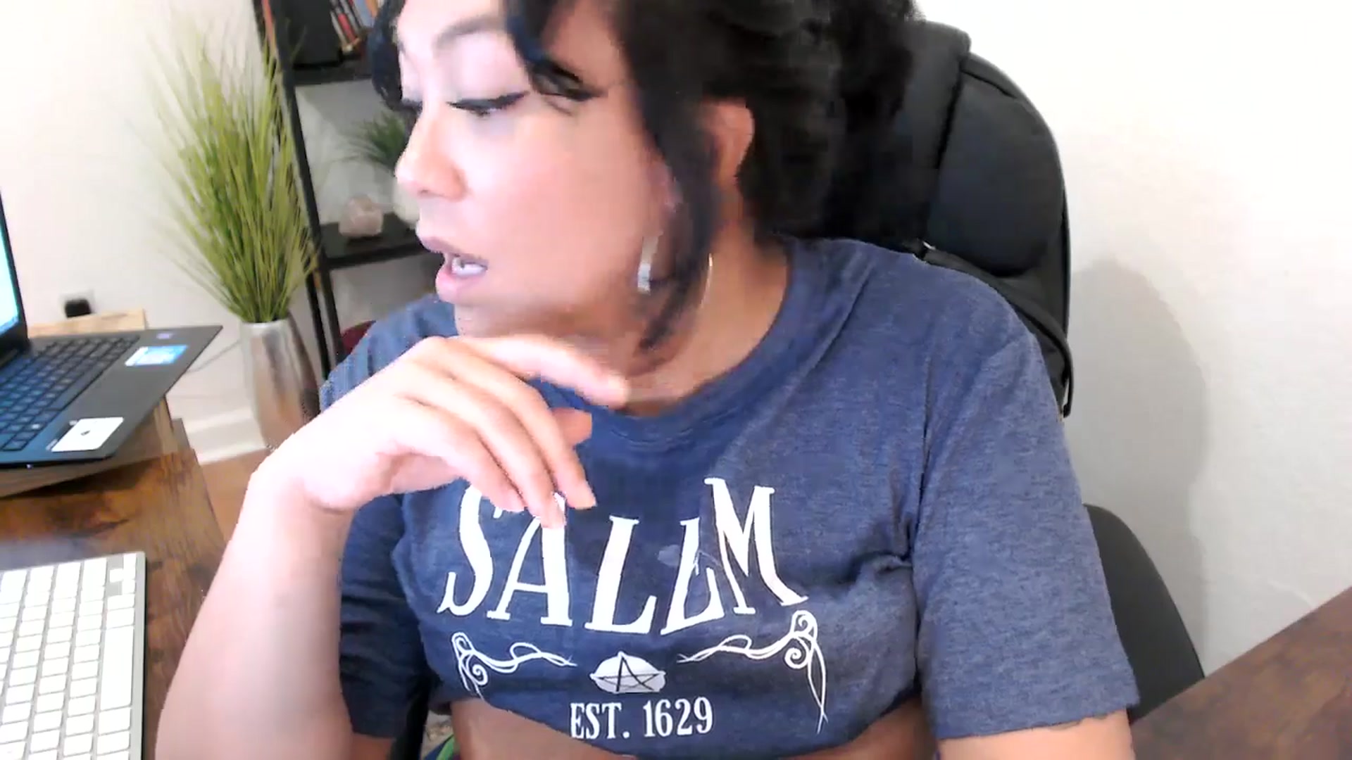 Gallery image thumbnail from MickaylaMinx's myfreecams stream on, 10/21/2024, 18:32 image 8 of 20