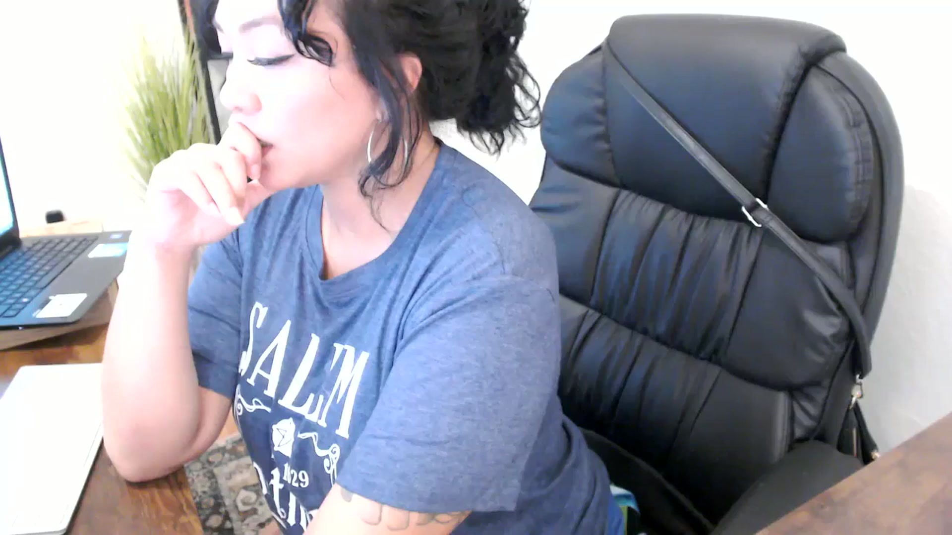 Gallery image thumbnail from MickaylaMinx's myfreecams stream on, 10/21/2024, 18:32 image 1 of 20