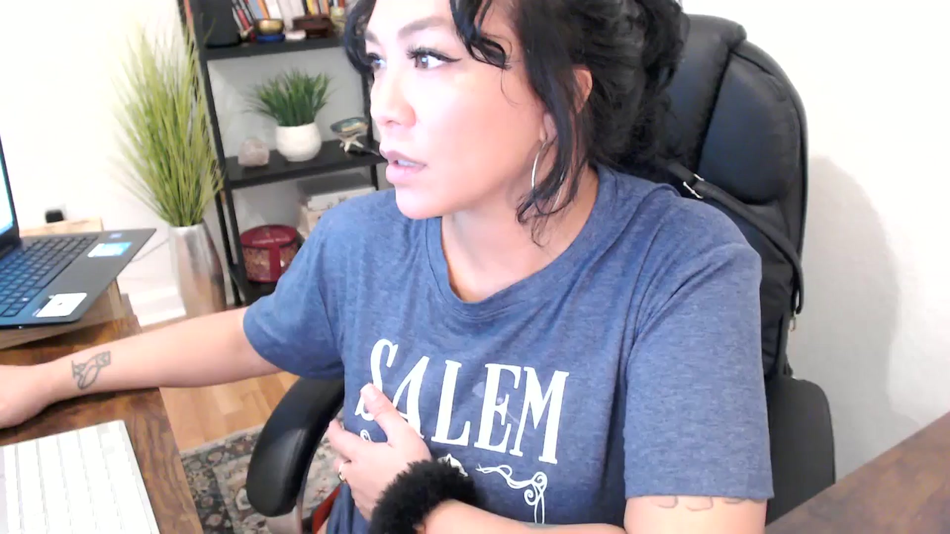 Gallery image thumbnail from MickaylaMinx's myfreecams stream on, 10/21/2024, 18:32 image 3 of 20