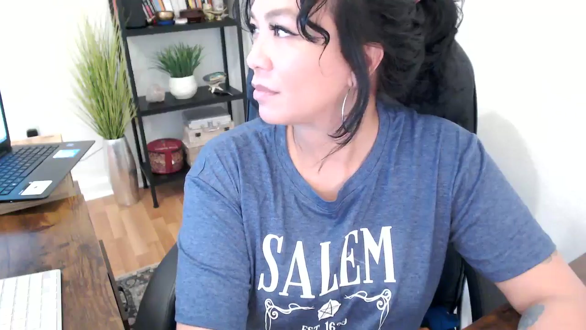 Gallery image thumbnail from MickaylaMinx's myfreecams stream on, 10/21/2024, 20:02 image 16 of 20