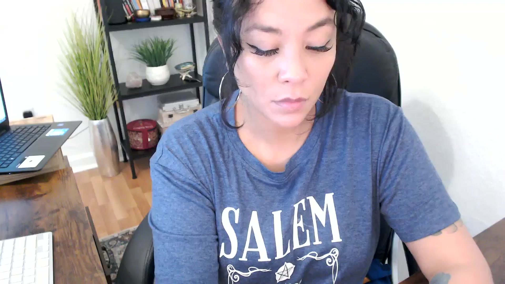 Gallery image thumbnail from MickaylaMinx's myfreecams stream on, 10/21/2024, 20:02 image 12 of 20