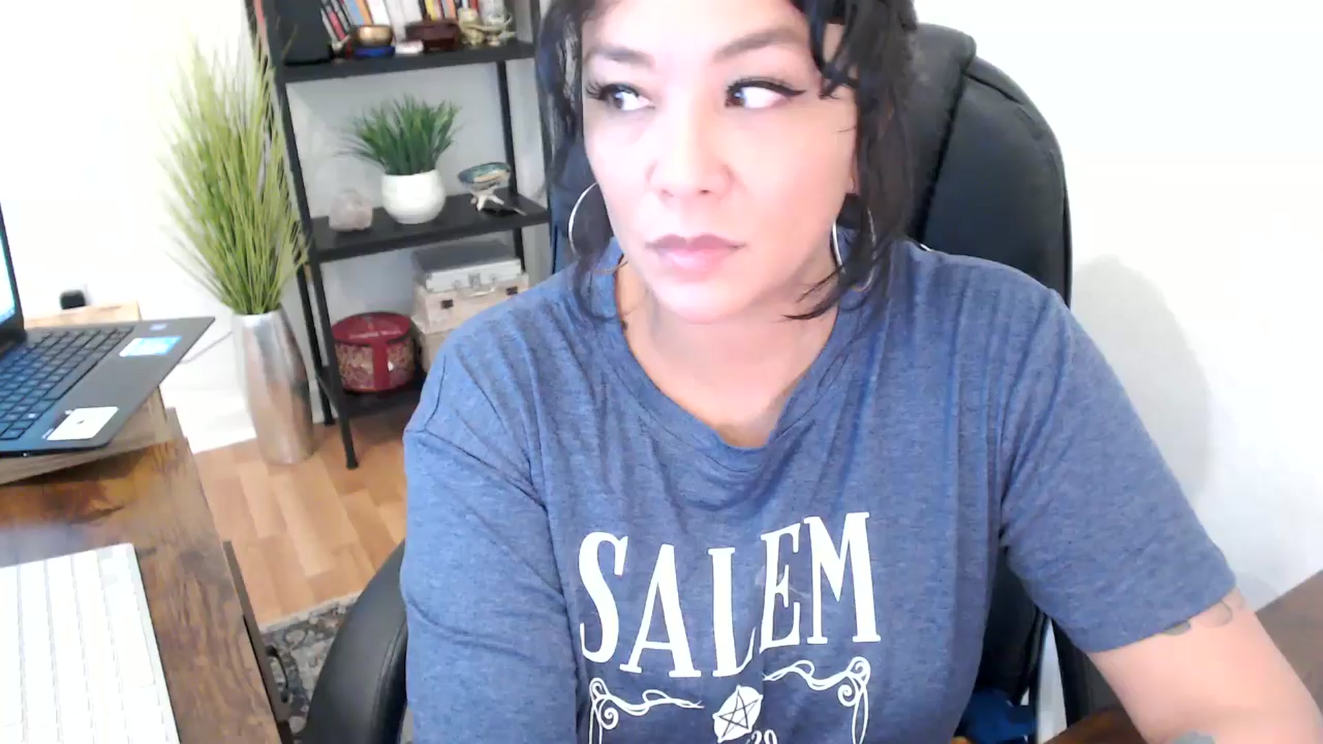 Gallery image thumbnail from MickaylaMinx's myfreecams stream on, 10/21/2024, 20:02 image 1 of 20