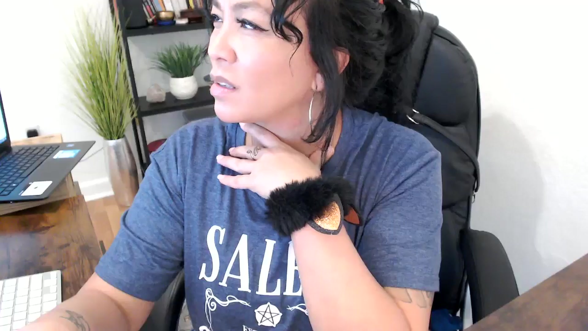 Gallery image thumbnail from MickaylaMinx's myfreecams stream on, 10/21/2024, 20:02 image 17 of 20