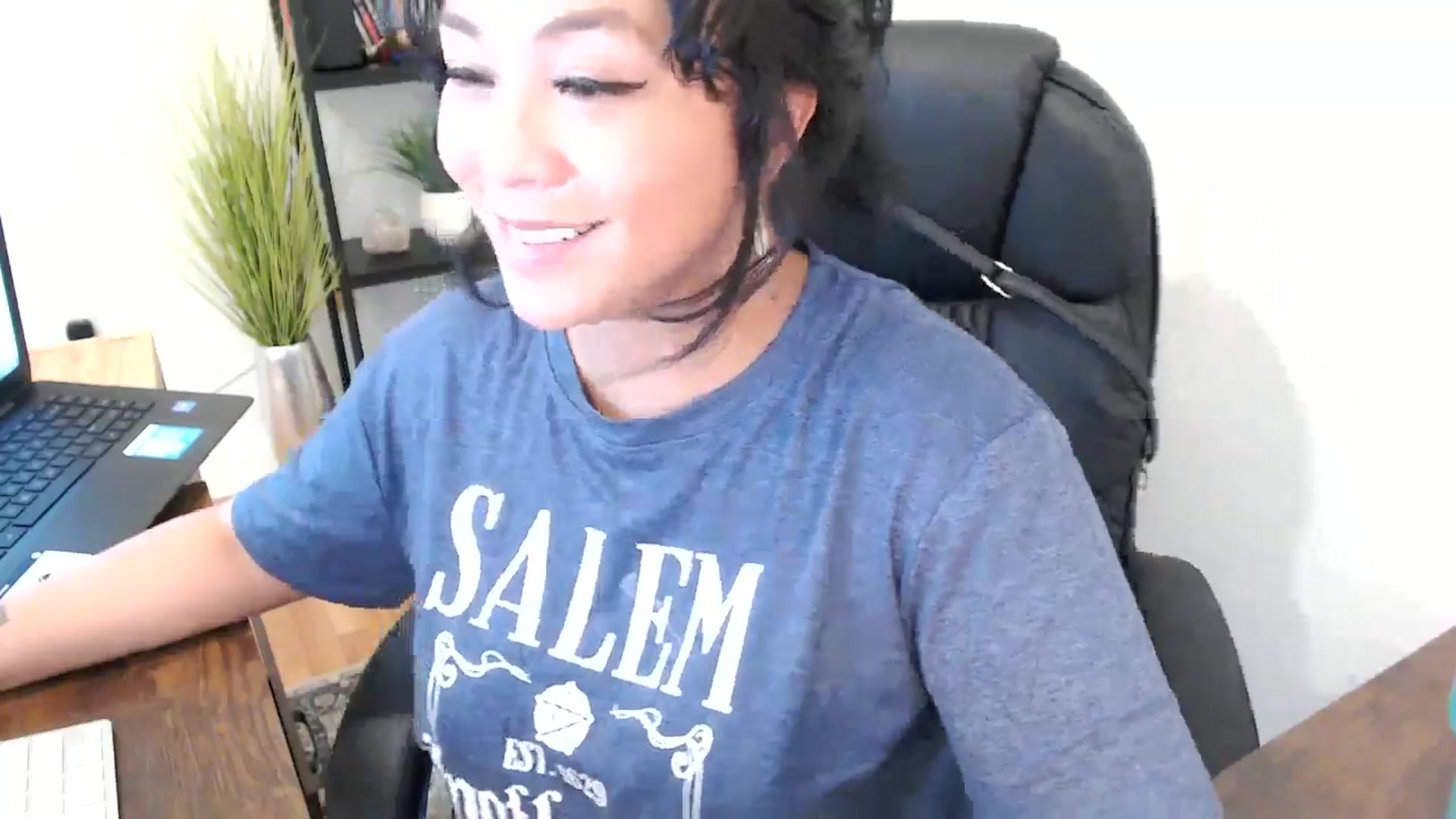 Gallery image thumbnail from MickaylaMinx's myfreecams stream on, 10/21/2024, 20:20 image 15 of 20