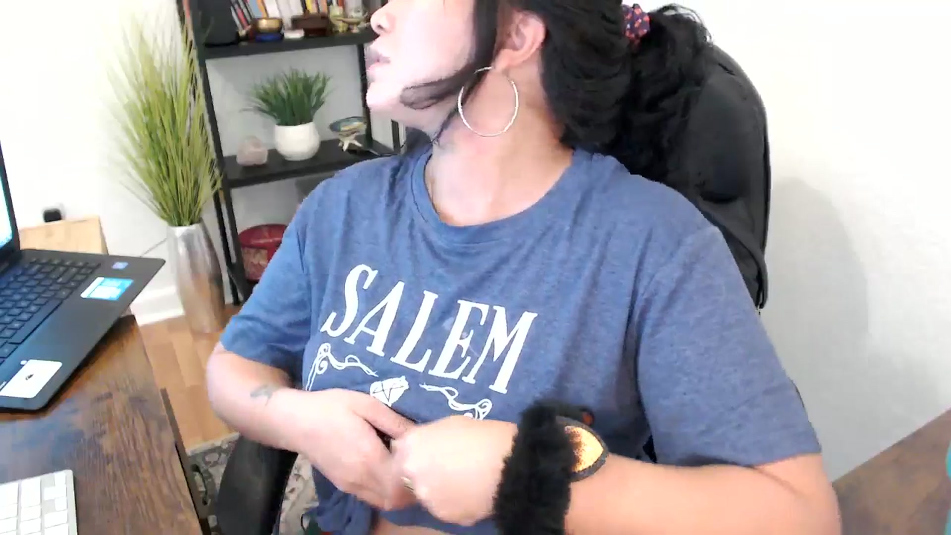 Gallery image thumbnail from MickaylaMinx's myfreecams stream on, 10/21/2024, 20:20 image 16 of 20