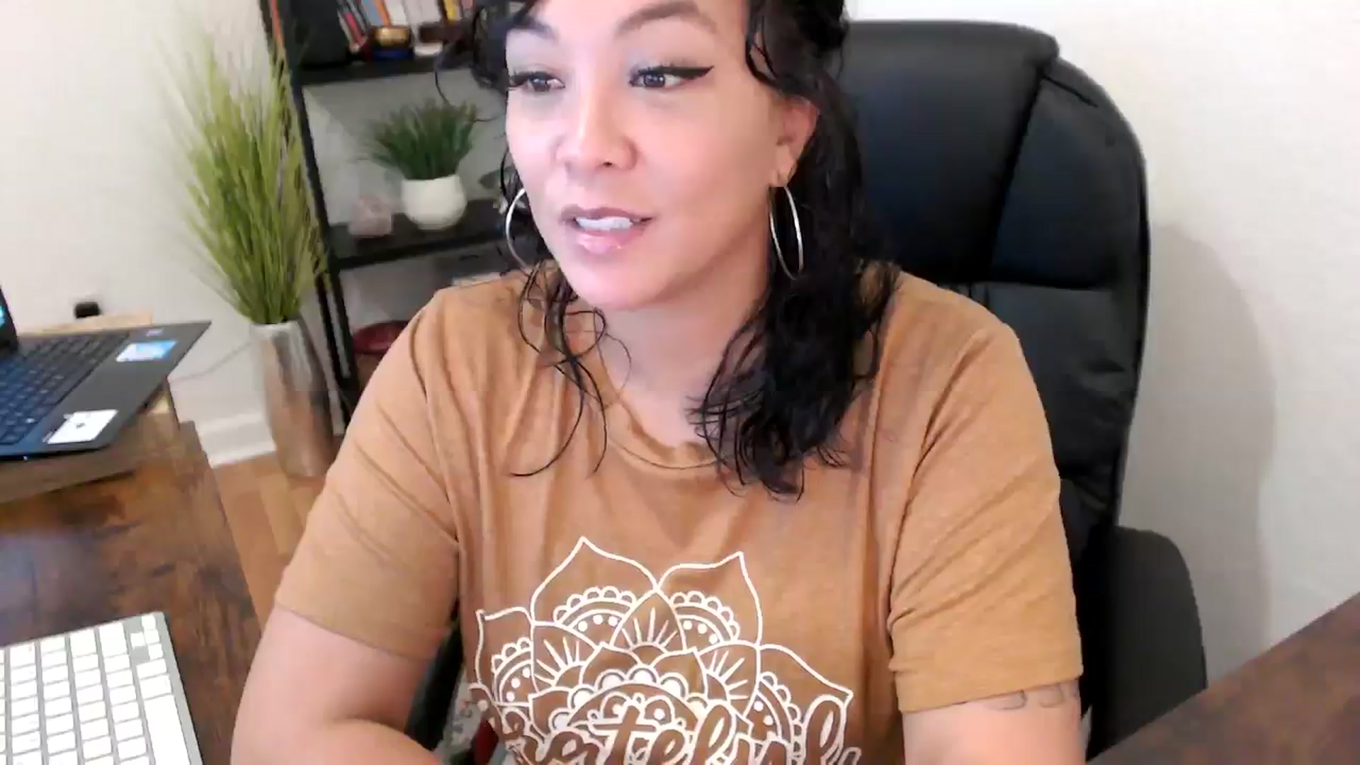 Gallery image thumbnail from MickaylaMinx's myfreecams stream on, 10/22/2024, 15:57 image 10 of 20