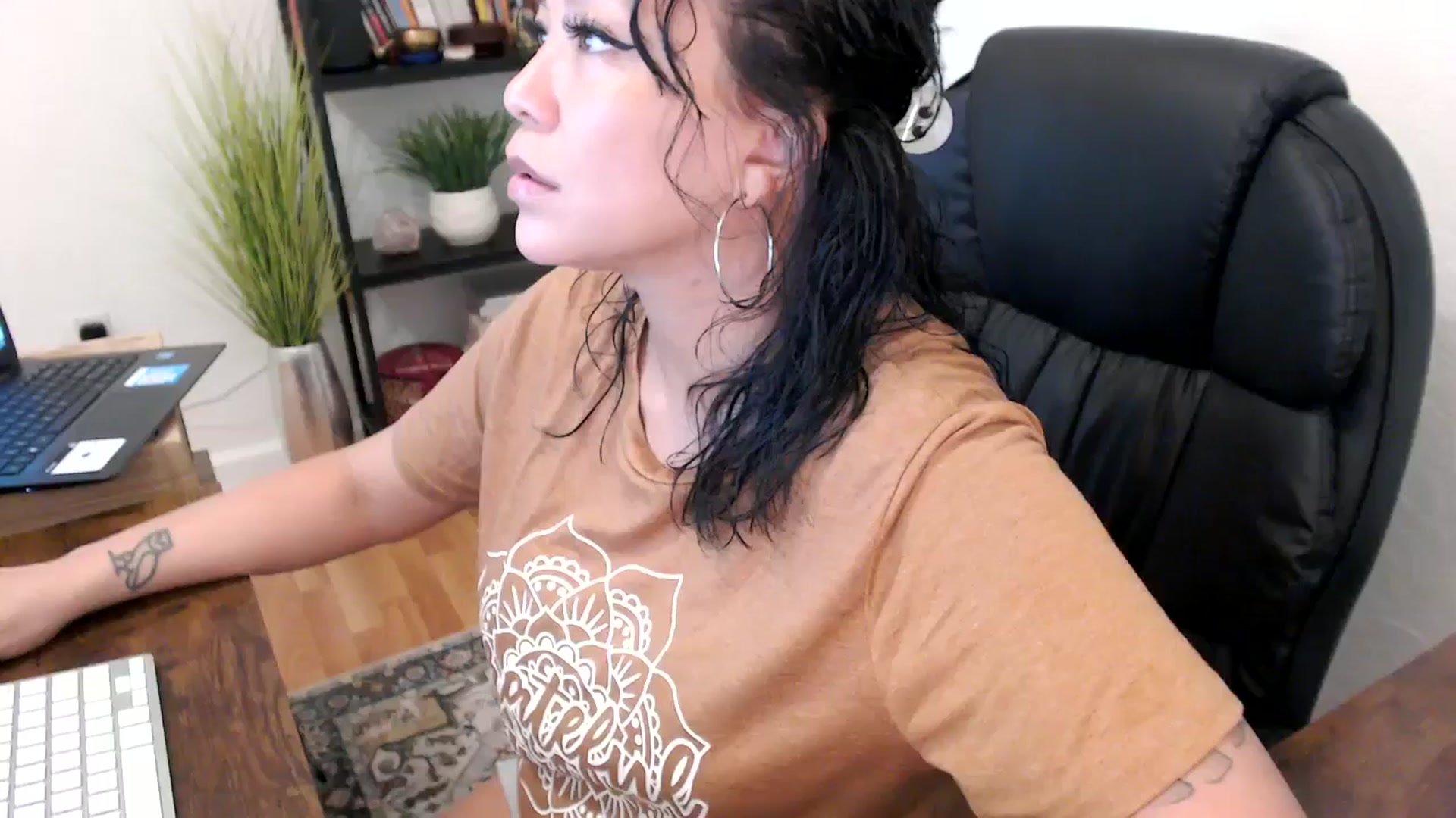 Gallery image thumbnail from MickaylaMinx's myfreecams stream on, 10/22/2024, 15:57 image 1 of 20