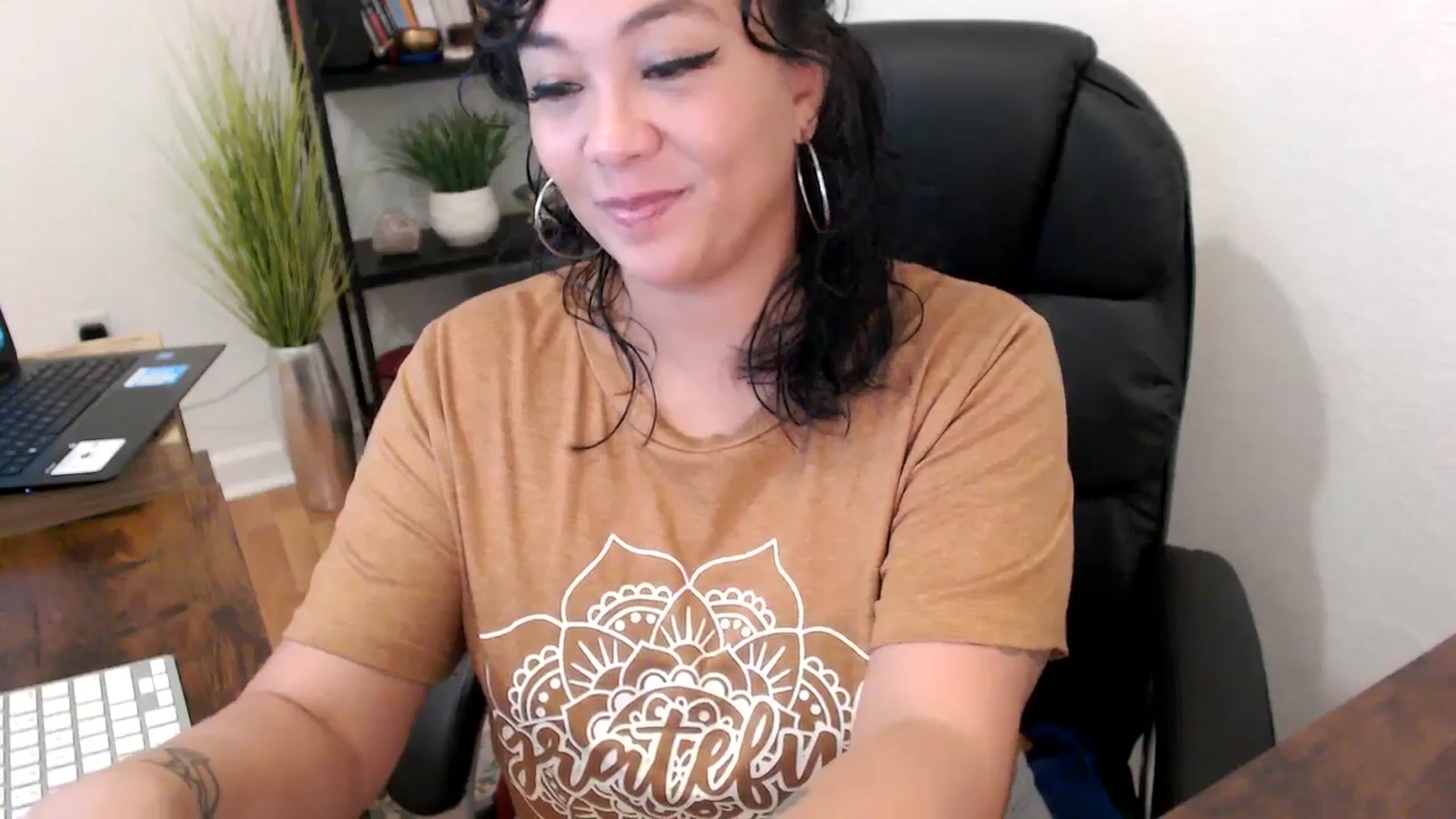 Gallery image thumbnail from MickaylaMinx's myfreecams stream on, 10/22/2024, 15:57 image 18 of 20