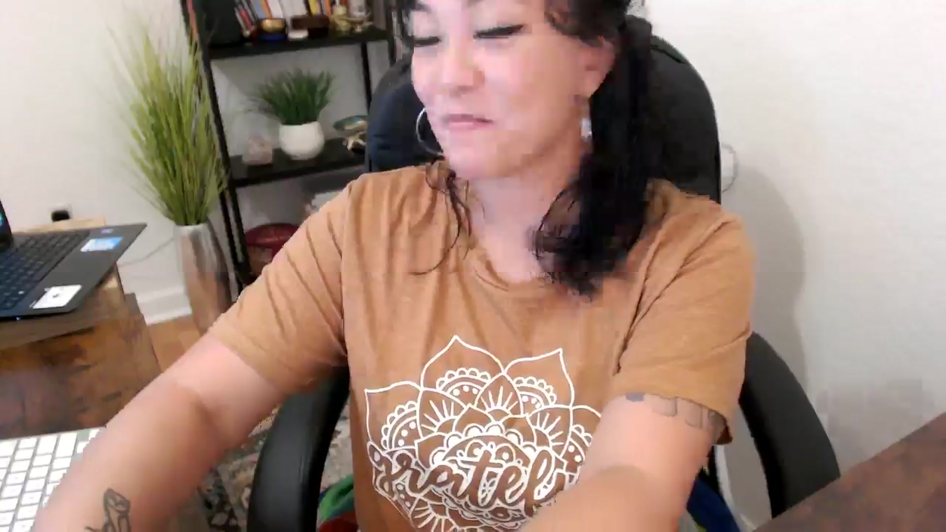 Gallery image thumbnail from MickaylaMinx's myfreecams stream on, 10/22/2024, 15:57 image 20 of 20