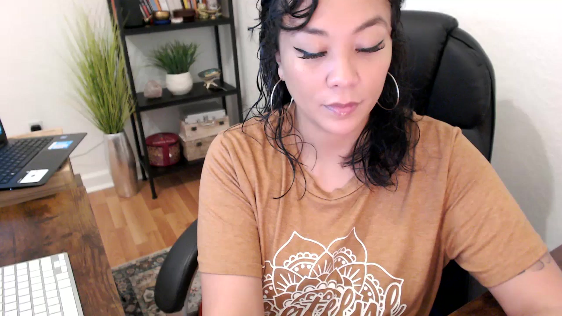 Gallery image thumbnail from MickaylaMinx's myfreecams stream on, 10/22/2024, 15:57 image 14 of 20