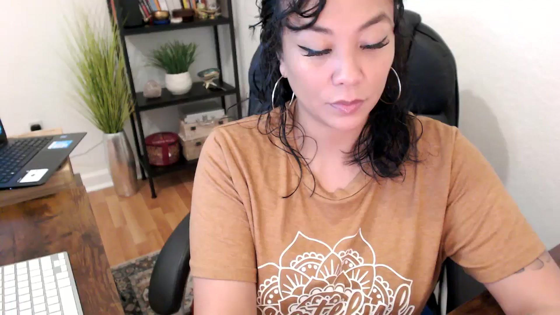 Gallery image thumbnail from MickaylaMinx's myfreecams stream on, 10/22/2024, 15:57 image 16 of 20