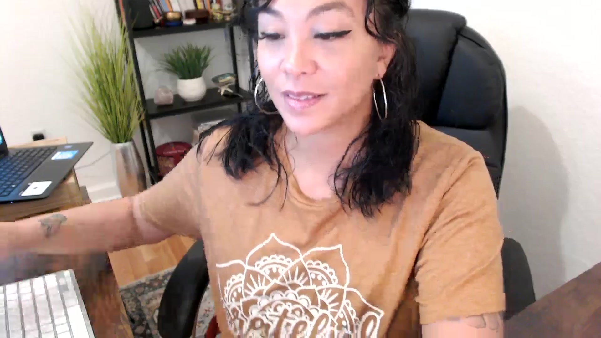 Gallery image thumbnail from MickaylaMinx's myfreecams stream on, 10/22/2024, 15:57 image 6 of 20