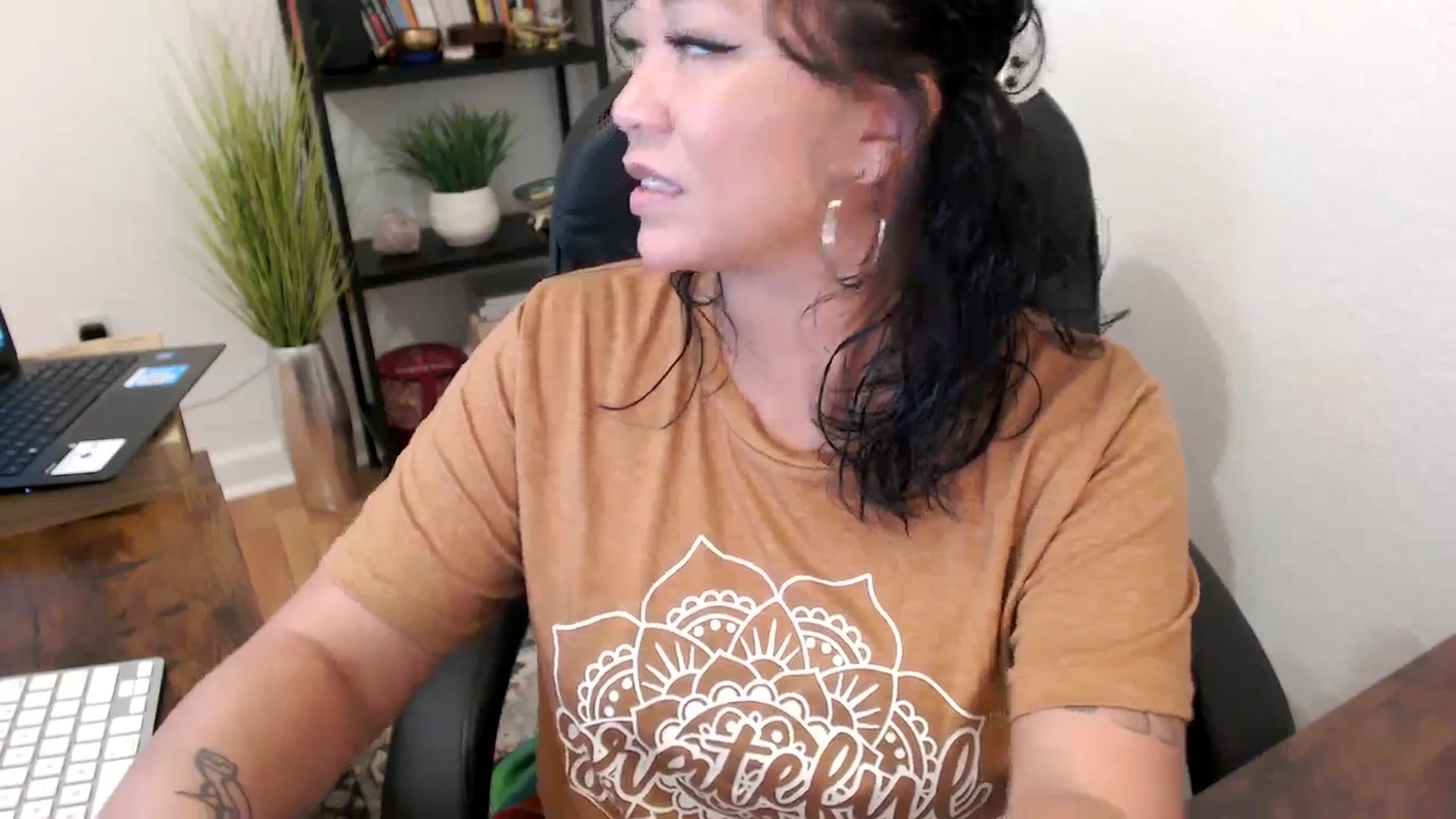 Gallery image thumbnail from MickaylaMinx's myfreecams stream on, 10/22/2024, 15:57 image 19 of 20