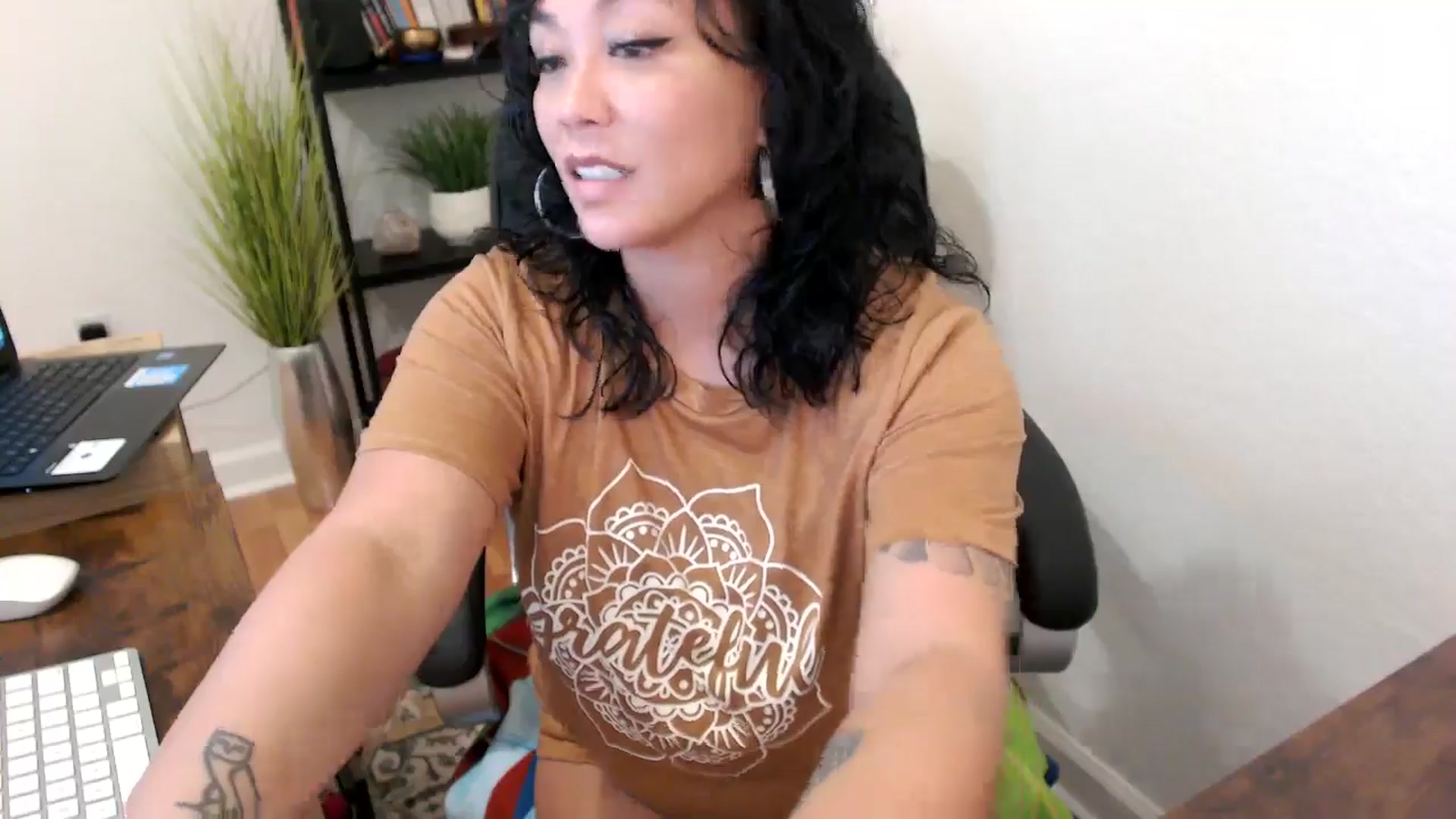 Gallery image thumbnail from MickaylaMinx's myfreecams stream on, 10/22/2024, 16:21 image 17 of 20