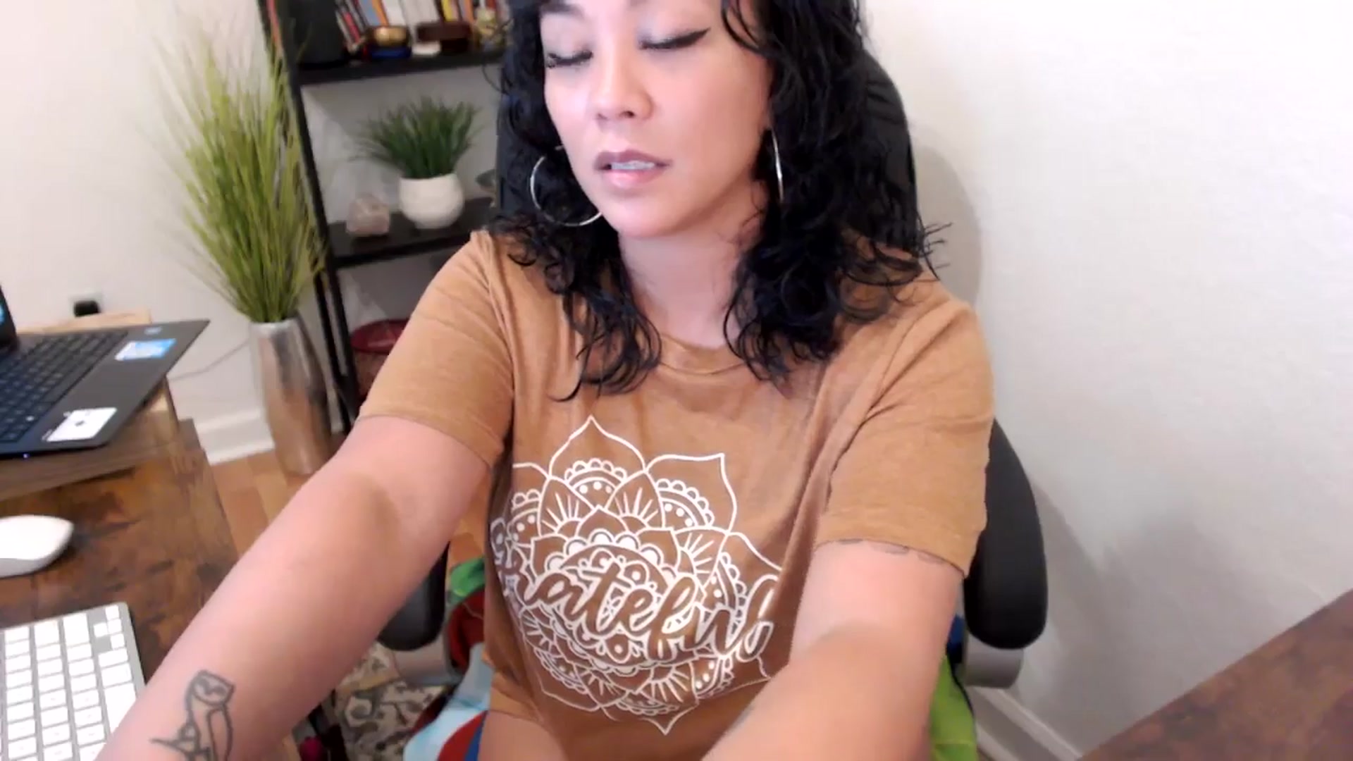 Gallery image thumbnail from MickaylaMinx's myfreecams stream on, 10/22/2024, 16:21 image 15 of 20