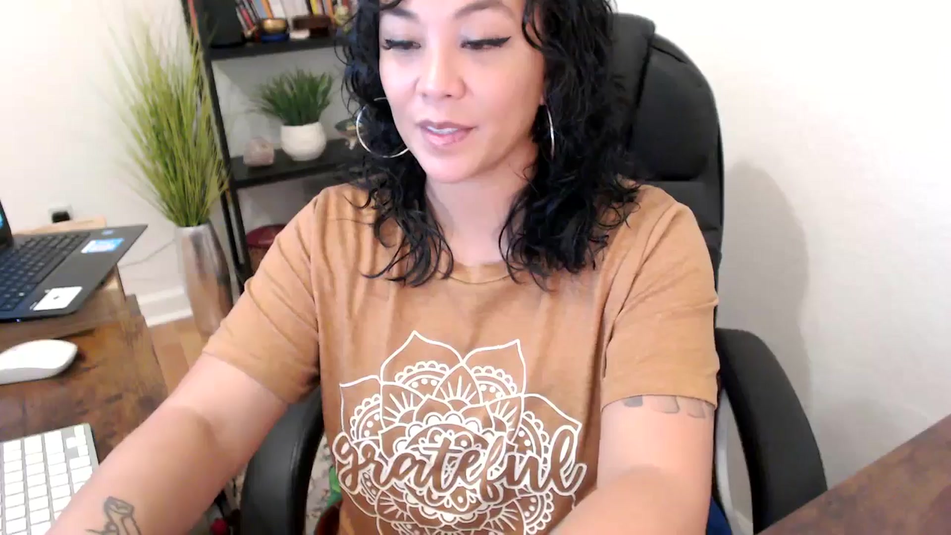 Gallery image thumbnail from MickaylaMinx's myfreecams stream on, 10/22/2024, 16:21 image 20 of 20