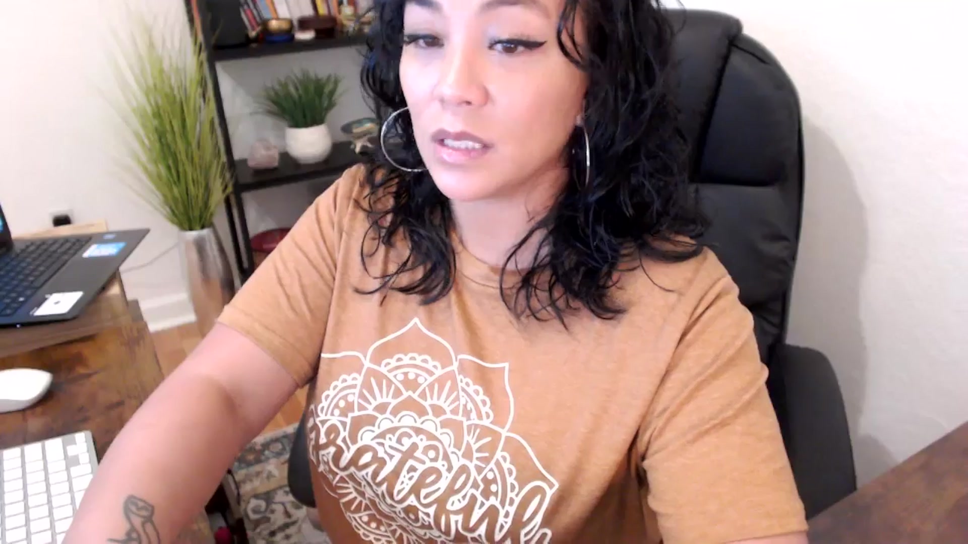Gallery image thumbnail from MickaylaMinx's myfreecams stream on, 10/22/2024, 16:21 image 9 of 20