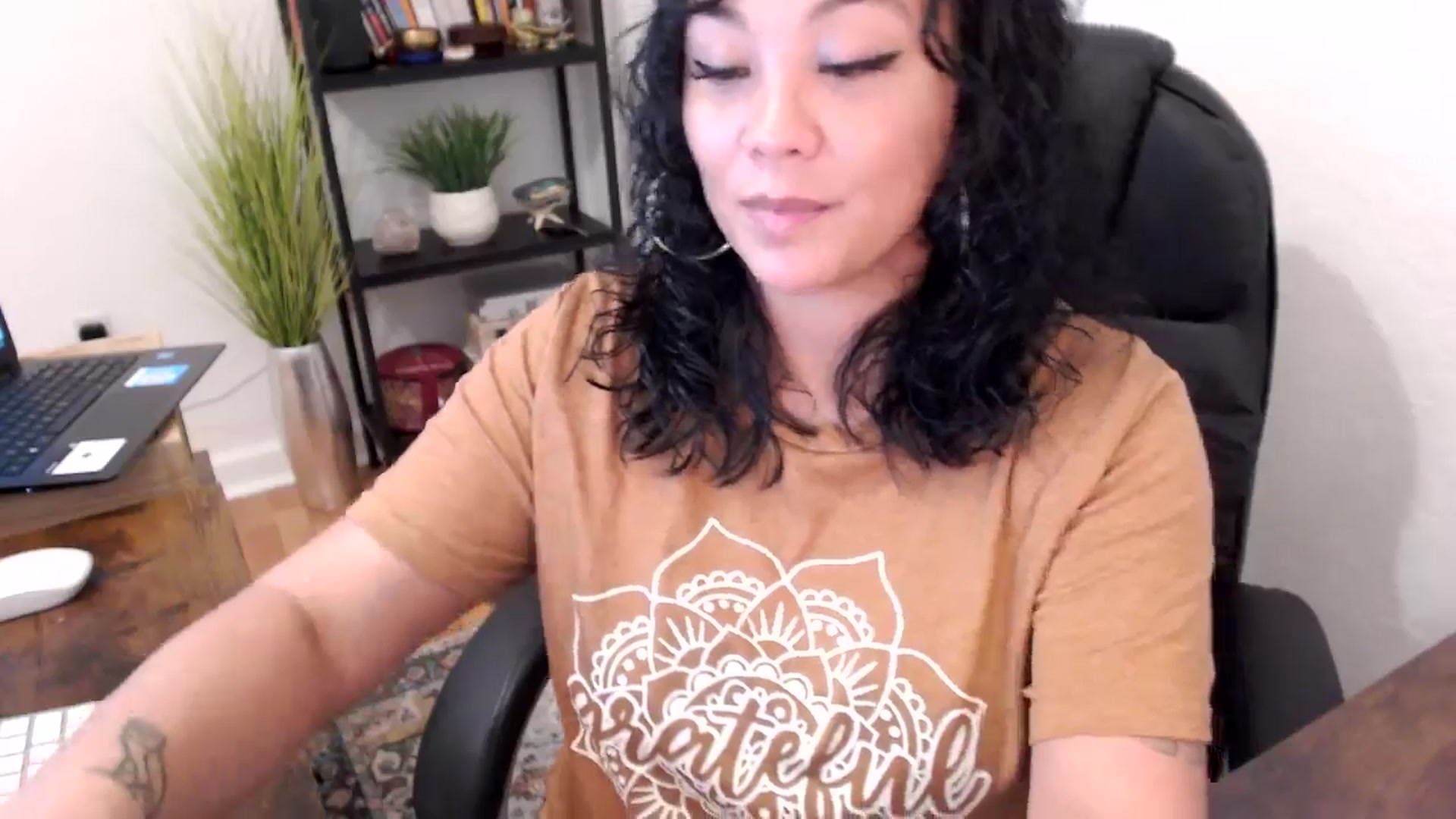 Gallery image thumbnail from MickaylaMinx's myfreecams stream on, 10/22/2024, 16:58 image 3 of 20
