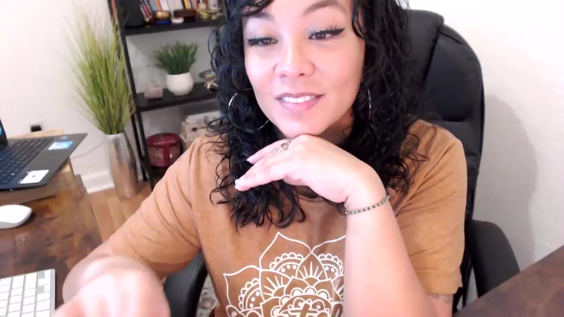 Gallery image thumbnail from MickaylaMinx's myfreecams stream on, 10/22/2024, 16:58 image 1 of 20