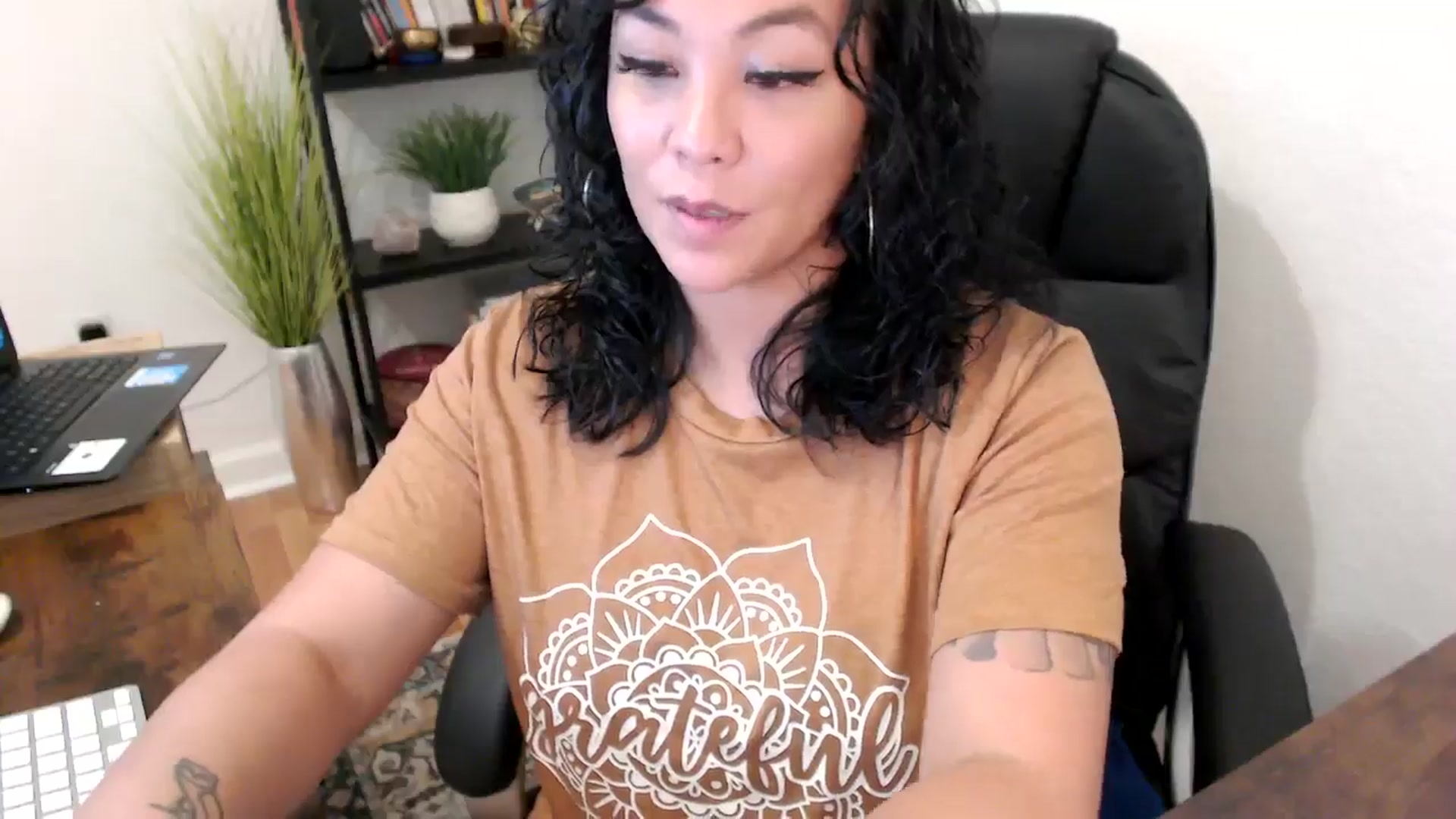 Gallery image thumbnail from MickaylaMinx's myfreecams stream on, 10/22/2024, 16:58 image 9 of 20