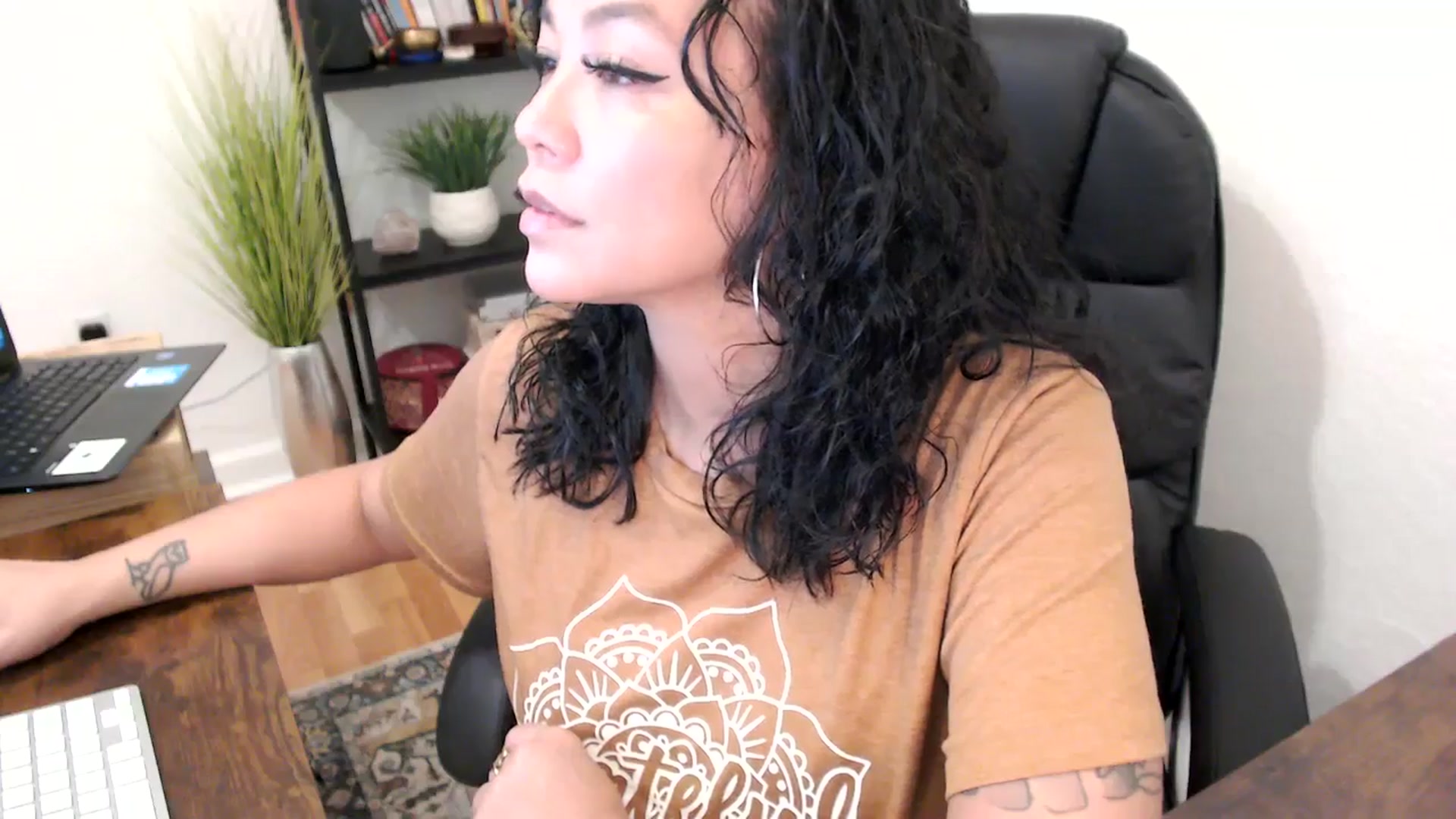 Gallery image thumbnail from MickaylaMinx's myfreecams stream on, 10/22/2024, 16:58 image 11 of 20