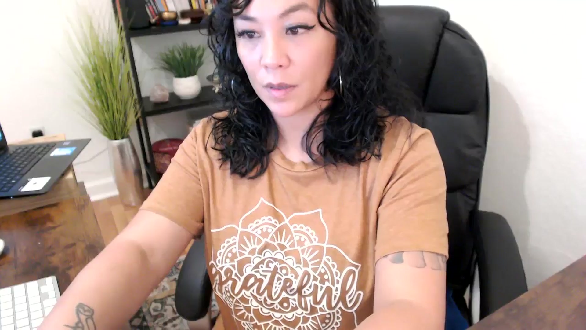 Gallery image thumbnail from MickaylaMinx's myfreecams stream on, 10/22/2024, 16:58 image 8 of 20