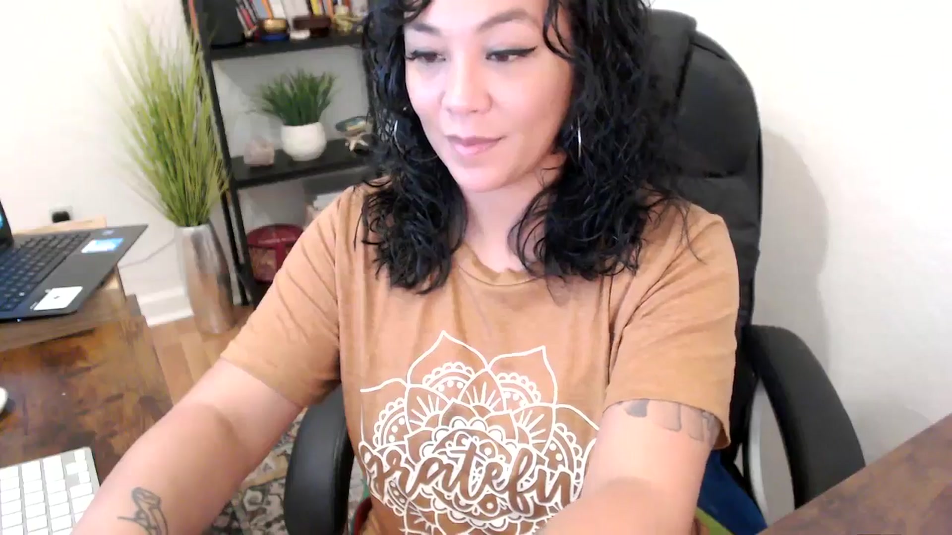Gallery image thumbnail from MickaylaMinx's myfreecams stream on, 10/22/2024, 16:58 image 7 of 20