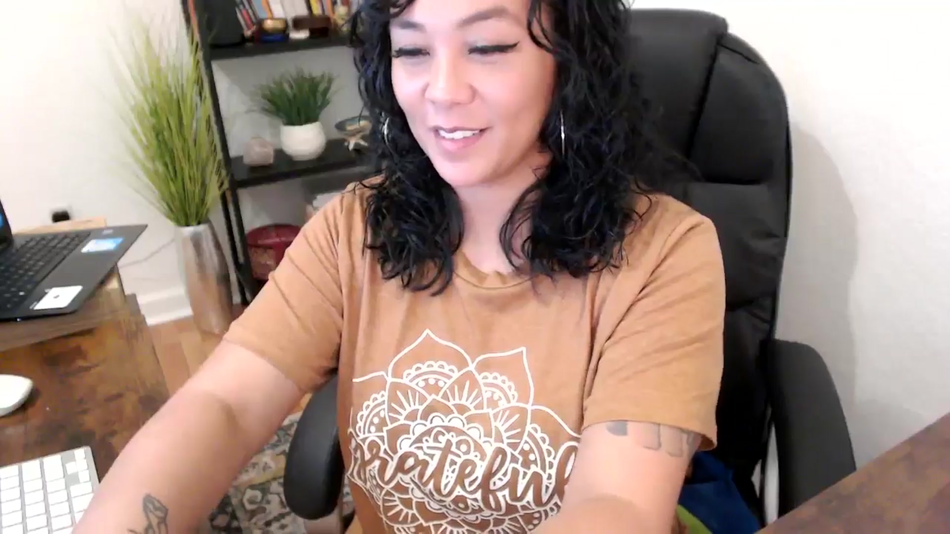Gallery image thumbnail from MickaylaMinx's myfreecams stream on, 10/22/2024, 16:58 image 12 of 20