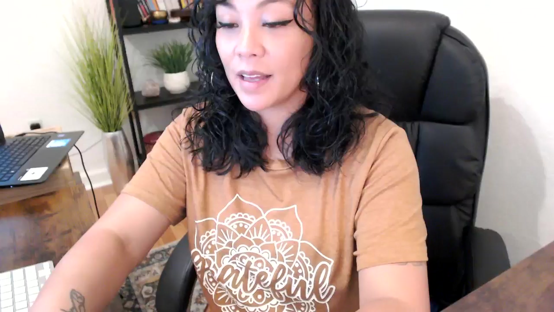 Gallery image thumbnail from MickaylaMinx's myfreecams stream on, 10/22/2024, 17:30 image 9 of 20