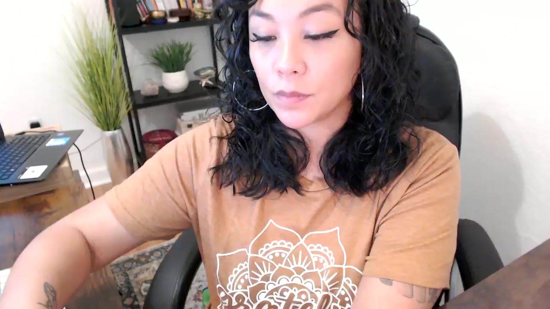 Gallery image thumbnail from MickaylaMinx's myfreecams stream on, 10/22/2024, 17:30 image 16 of 20