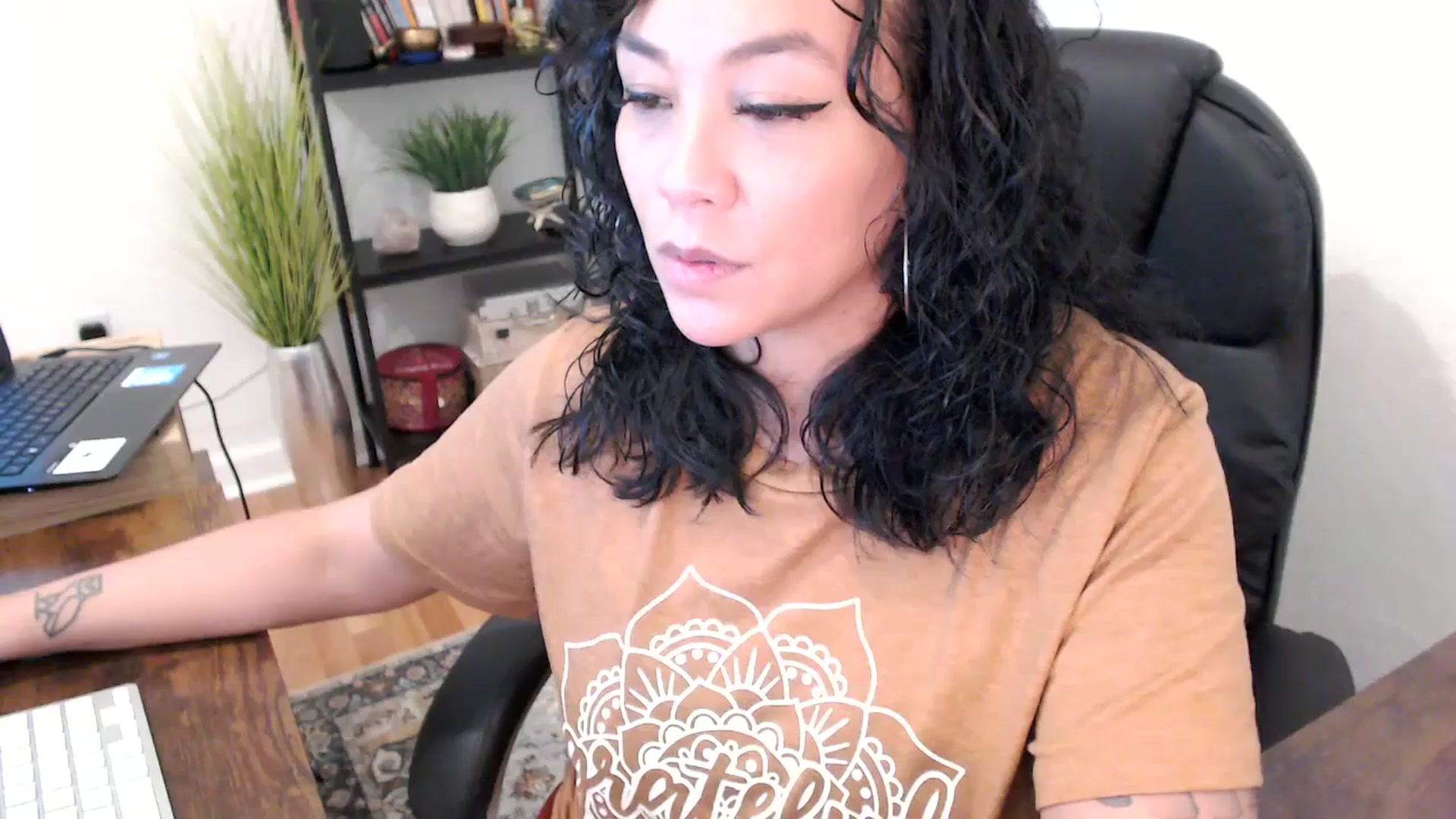 Gallery image thumbnail from MickaylaMinx's myfreecams stream on, 10/22/2024, 17:30 image 20 of 20