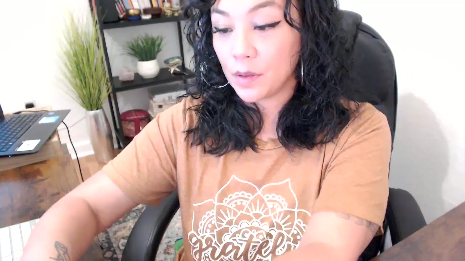 Gallery image thumbnail from MickaylaMinx's myfreecams stream on, 10/22/2024, 17:30 image 15 of 20