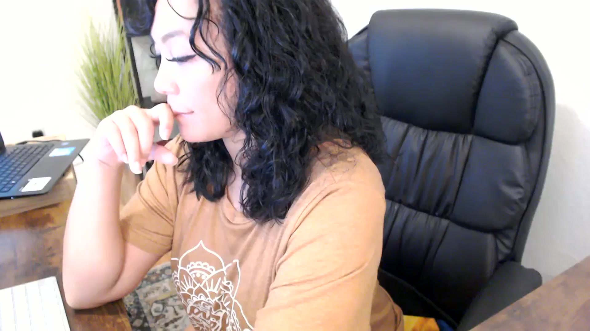 Gallery image thumbnail from MickaylaMinx's myfreecams stream on, 10/22/2024, 18:00 image 10 of 20