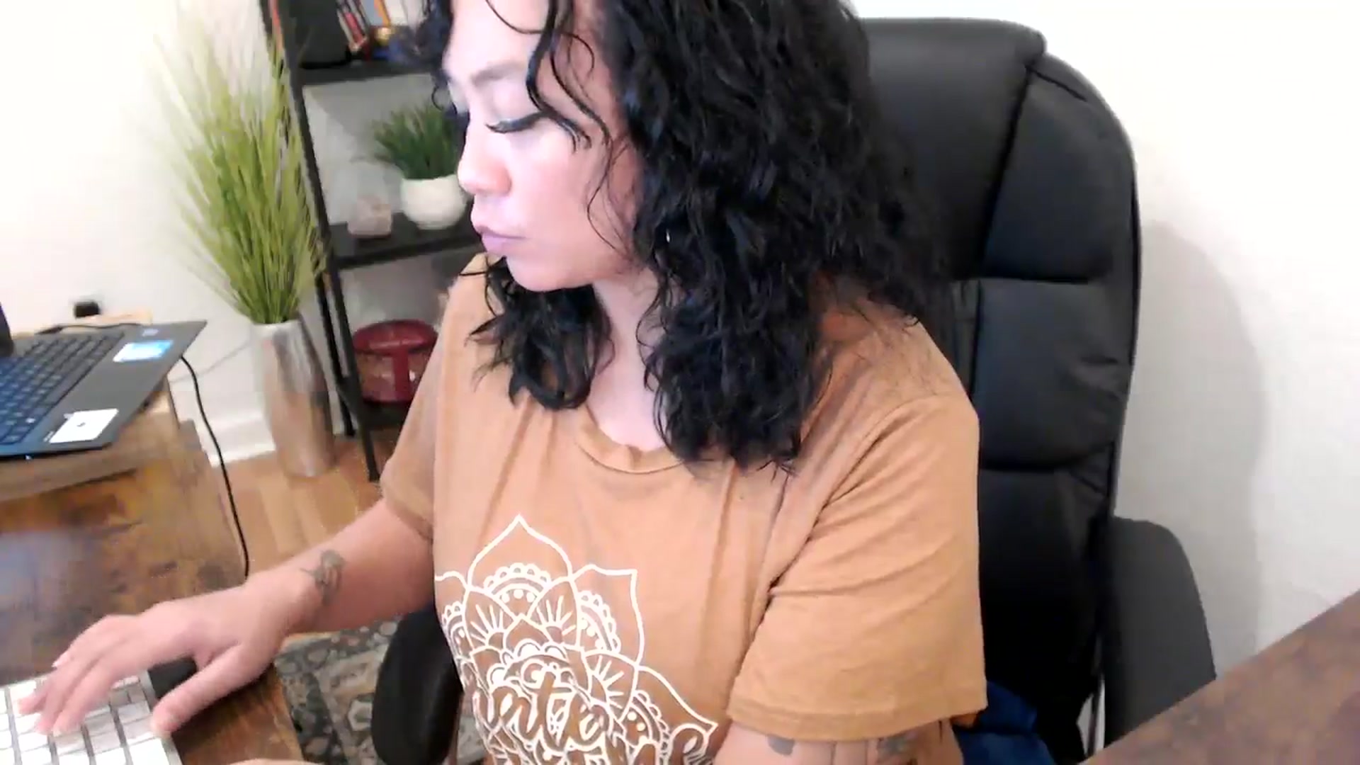 Gallery image thumbnail from MickaylaMinx's myfreecams stream on, 10/22/2024, 18:00 image 15 of 20