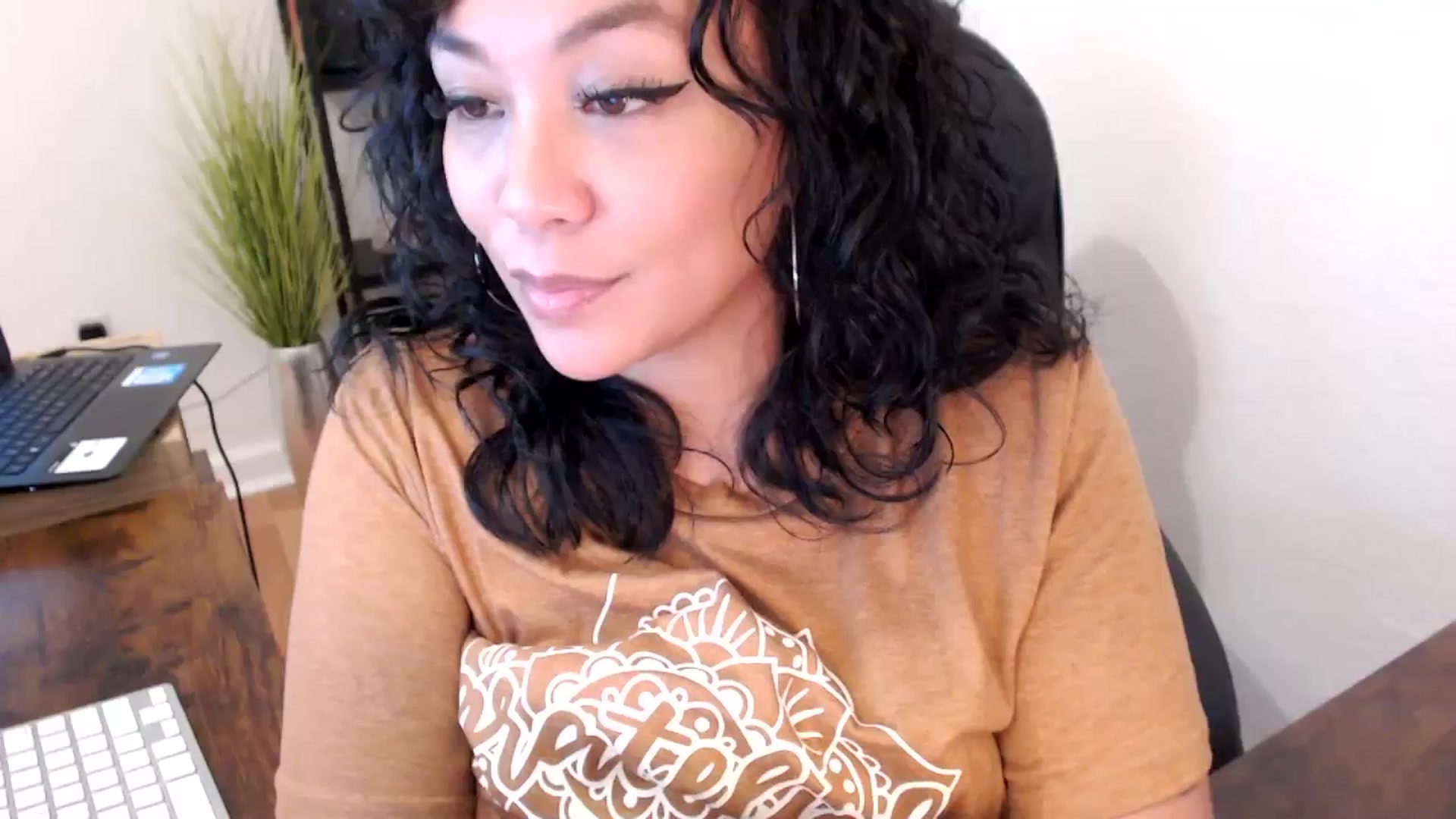Gallery image thumbnail from MickaylaMinx's myfreecams stream on, 10/22/2024, 19:03 image 16 of 20