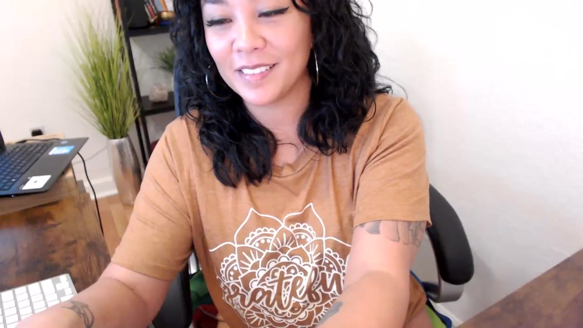Gallery image thumbnail from MickaylaMinx's myfreecams stream on, 10/22/2024, 19:03 image 14 of 20