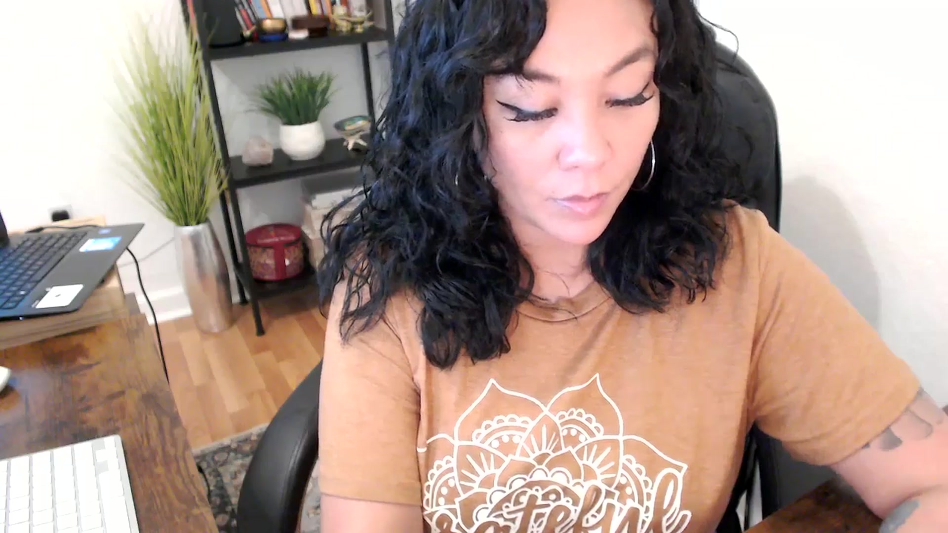 Gallery image thumbnail from MickaylaMinx's myfreecams stream on, 10/22/2024, 19:03 image 6 of 20