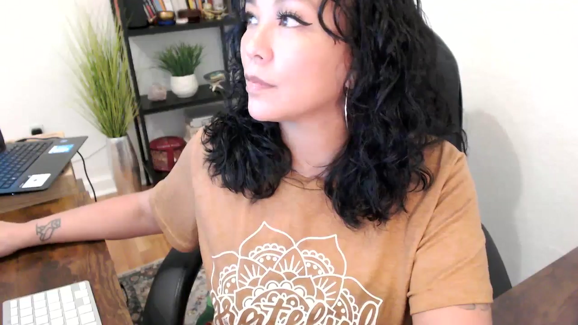 Gallery image thumbnail from MickaylaMinx's myfreecams stream on, 10/22/2024, 19:03 image 5 of 20