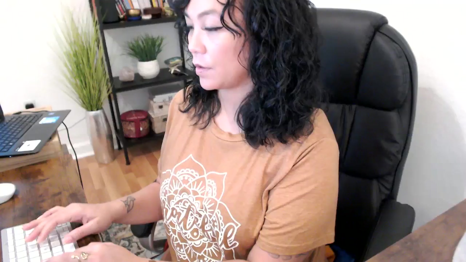 Gallery image thumbnail from MickaylaMinx's myfreecams stream on, 10/22/2024, 19:03 image 1 of 20