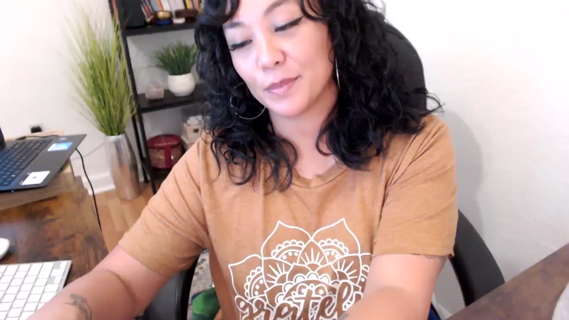Gallery image thumbnail from MickaylaMinx's myfreecams stream on, 10/22/2024, 19:03 image 2 of 20