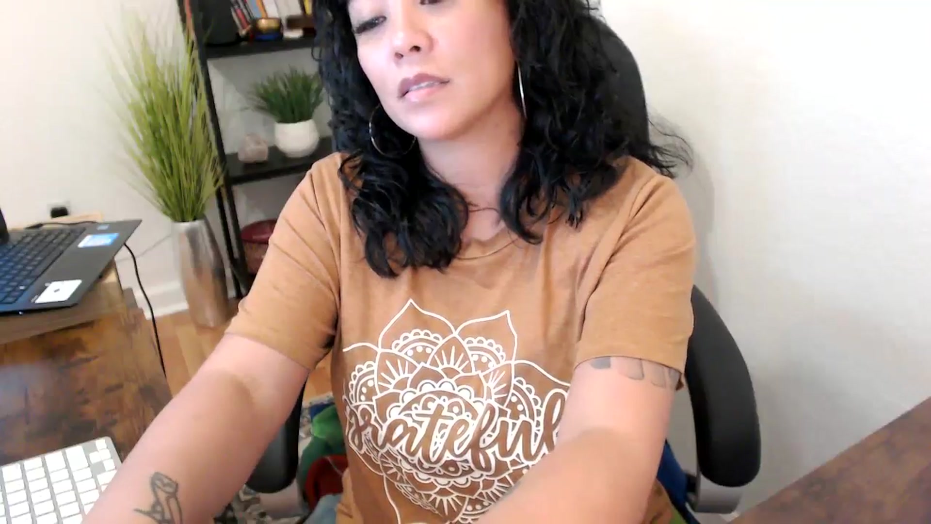 Gallery image thumbnail from MickaylaMinx's myfreecams stream on, 10/22/2024, 19:03 image 11 of 20